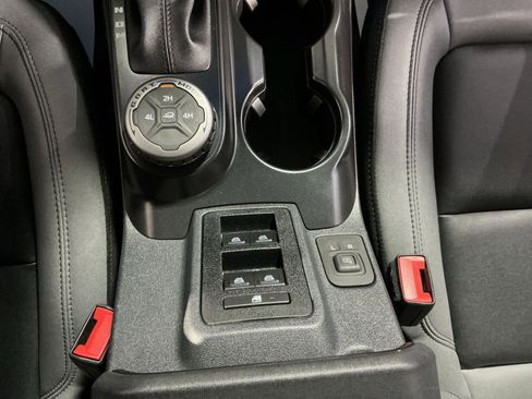 Used 2024 Ford Bronco Black Diamond image 31