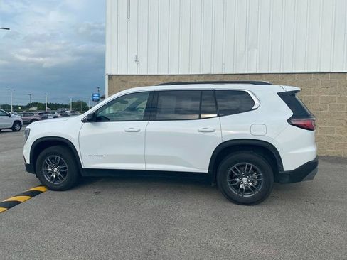 Used 2025 GMC Acadia Elevation image 8