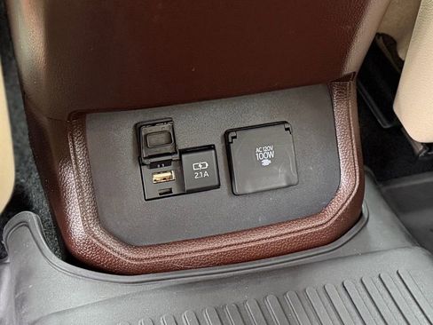 Used 2021 Toyota Highlander Limited image 39