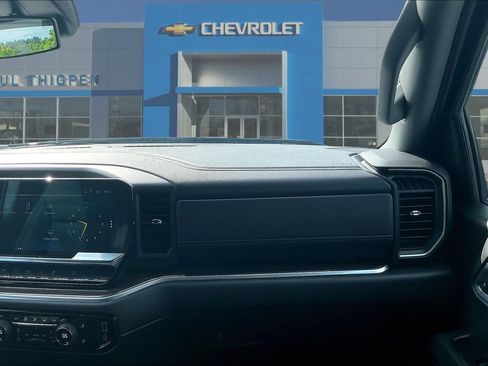 Used 2025 Chevrolet Silverado 1500 RST w/ Z71 Off-Road Package AWD/4WD image 27