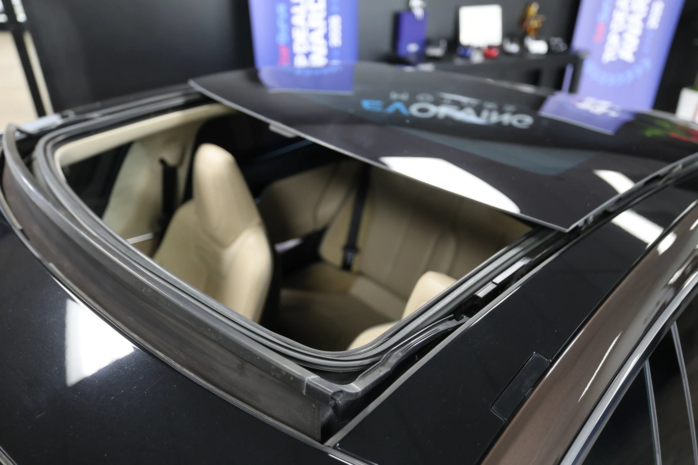 Used 2013 Tesla Model S Performance RWD image 23