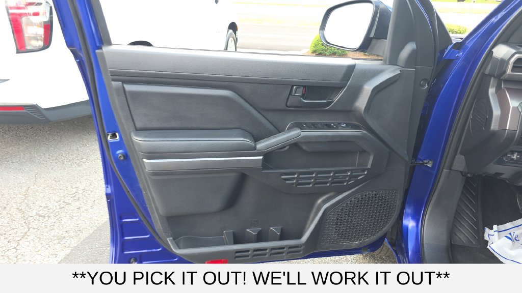 Used 2025 Toyota Tacoma SR5 AWD/4WD image 11