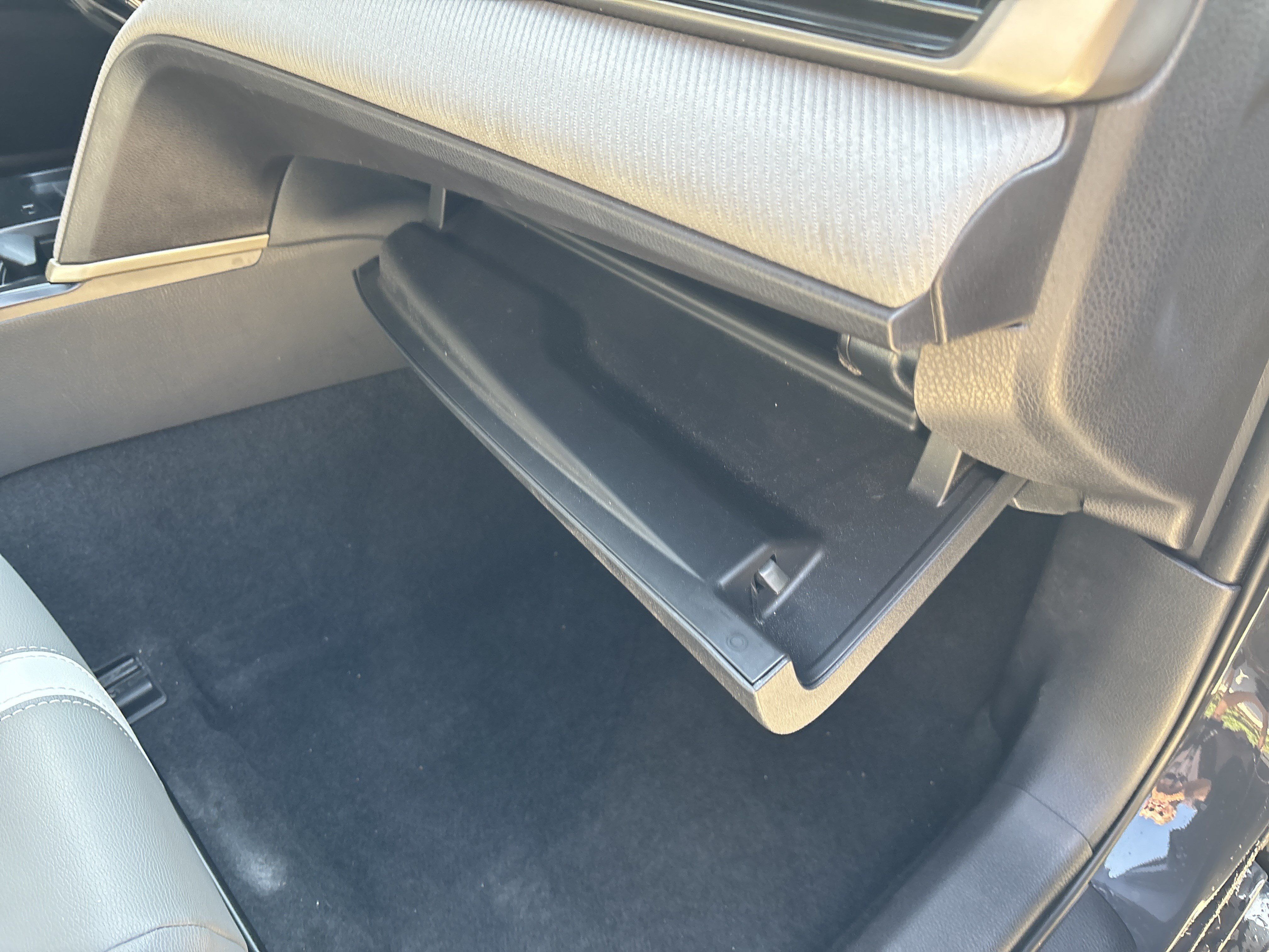 Used 2025 Toyota Camry SE FWD image 26