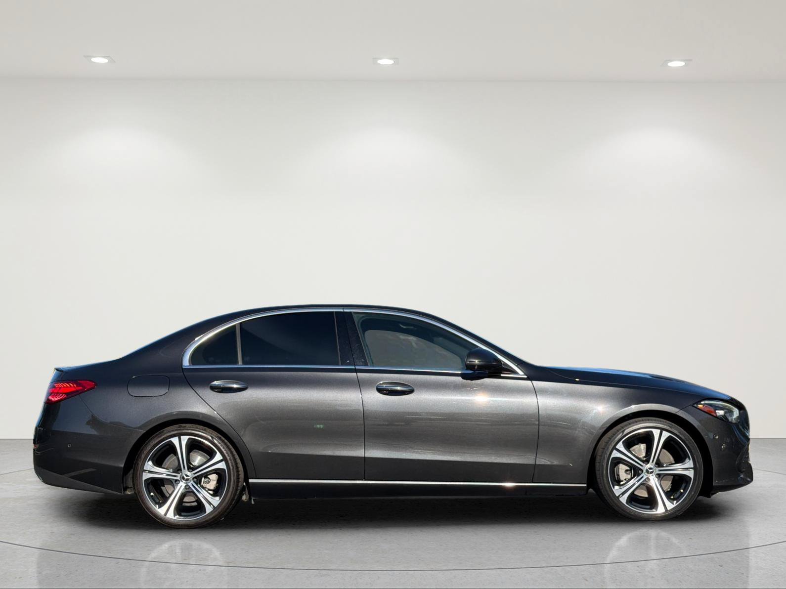 Used 2023 Mercedes-Benz C 300 Sedan image 6