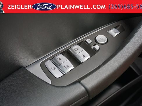 Used 2025 BMW X4 xDrive30i AWD/4WD image 32
