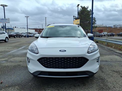 Used 2022 Ford Escape SEL image 2