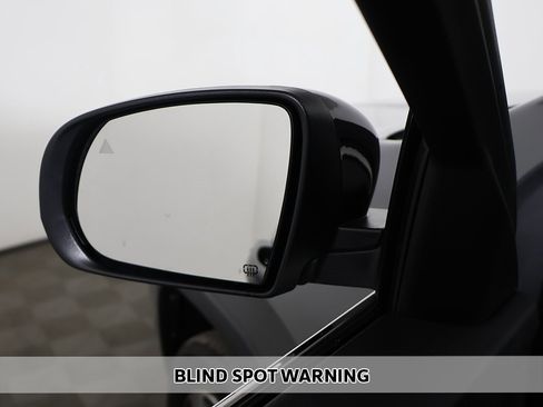 Used 2022 Jeep Cherokee Limited image 5