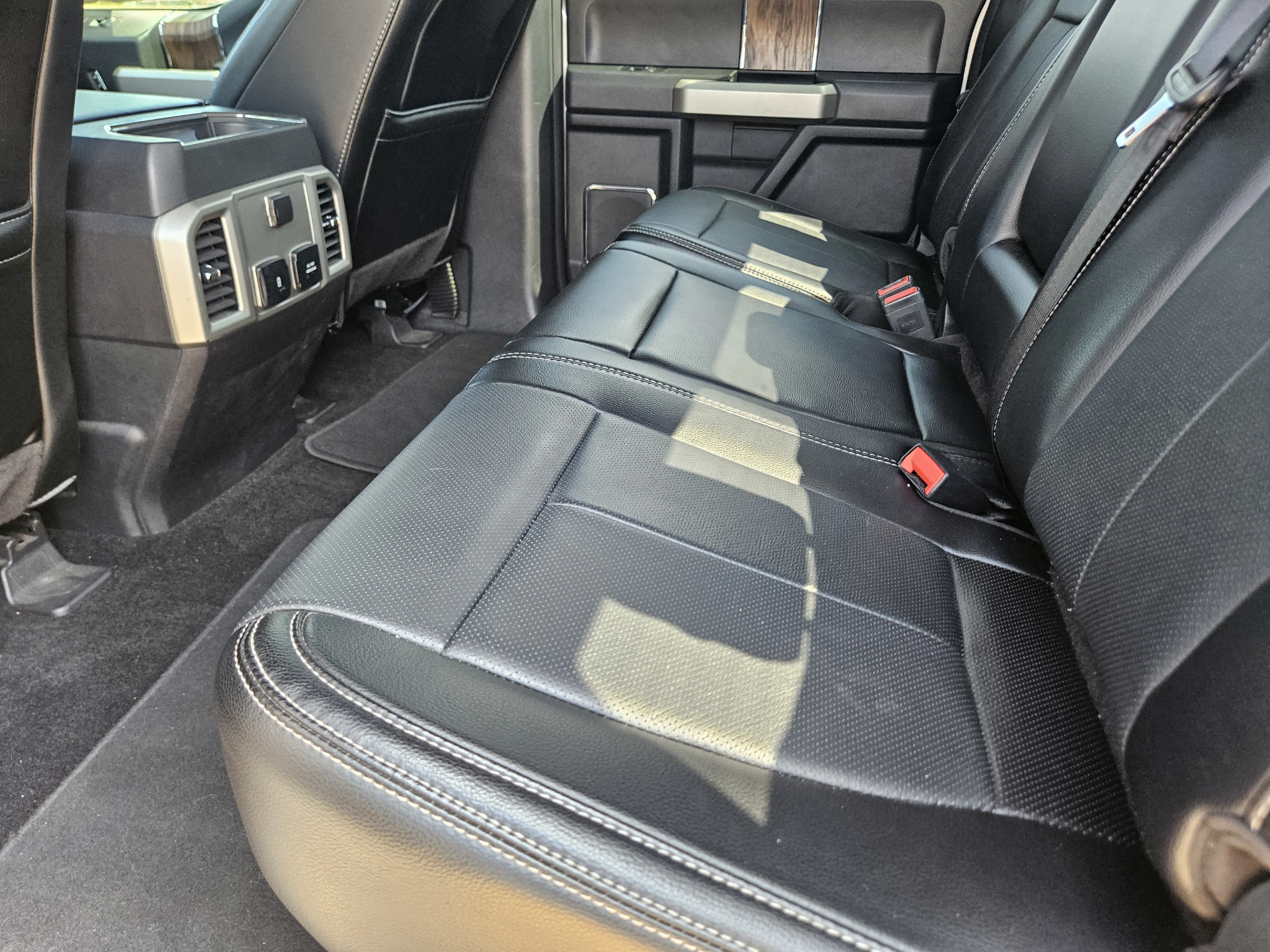 Used 2018 Ford F150 Lariat RWD image 21