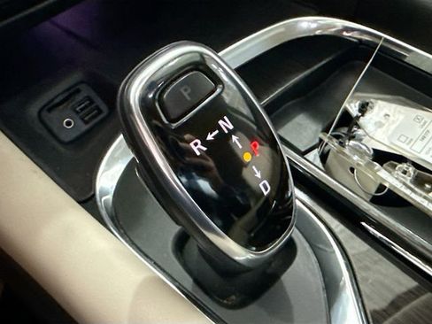 Used 2020 Buick Enclave Essence image 17