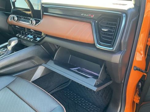 Used 2025 GMC Canyon AT4 w/ Nightfall Edition image 27