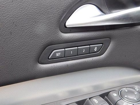 Used 2023 Cadillac XT4 Premium Luxury image 16