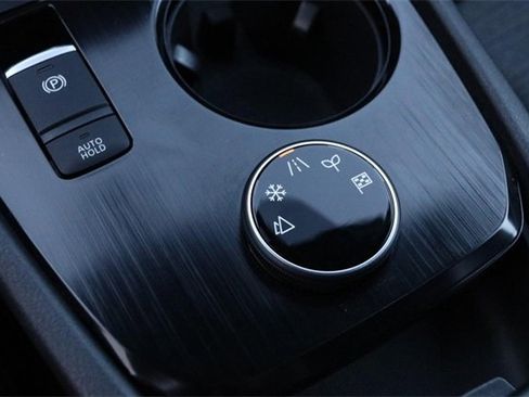 Certified 2023 Nissan Rogue SV image 18