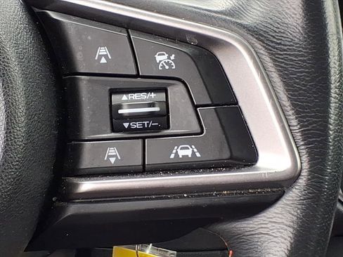 Used 2019 Subaru Crosstrek 2.0i Premium w/ Eyesight System image 11