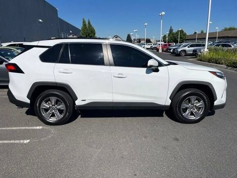 Used 2024 Toyota RAV4 XLE w/ Convenience Package AWD/4WD image 4