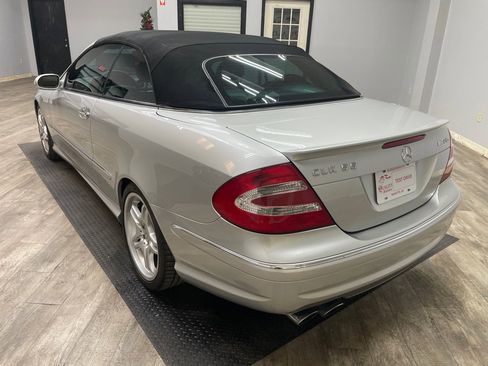 Used 2005 Mercedes-Benz CLK 55 AMG Cabriolet image 18