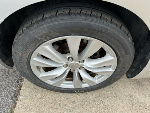 Used 2011 INFINITI M37 w/ Premium Pkg image 31