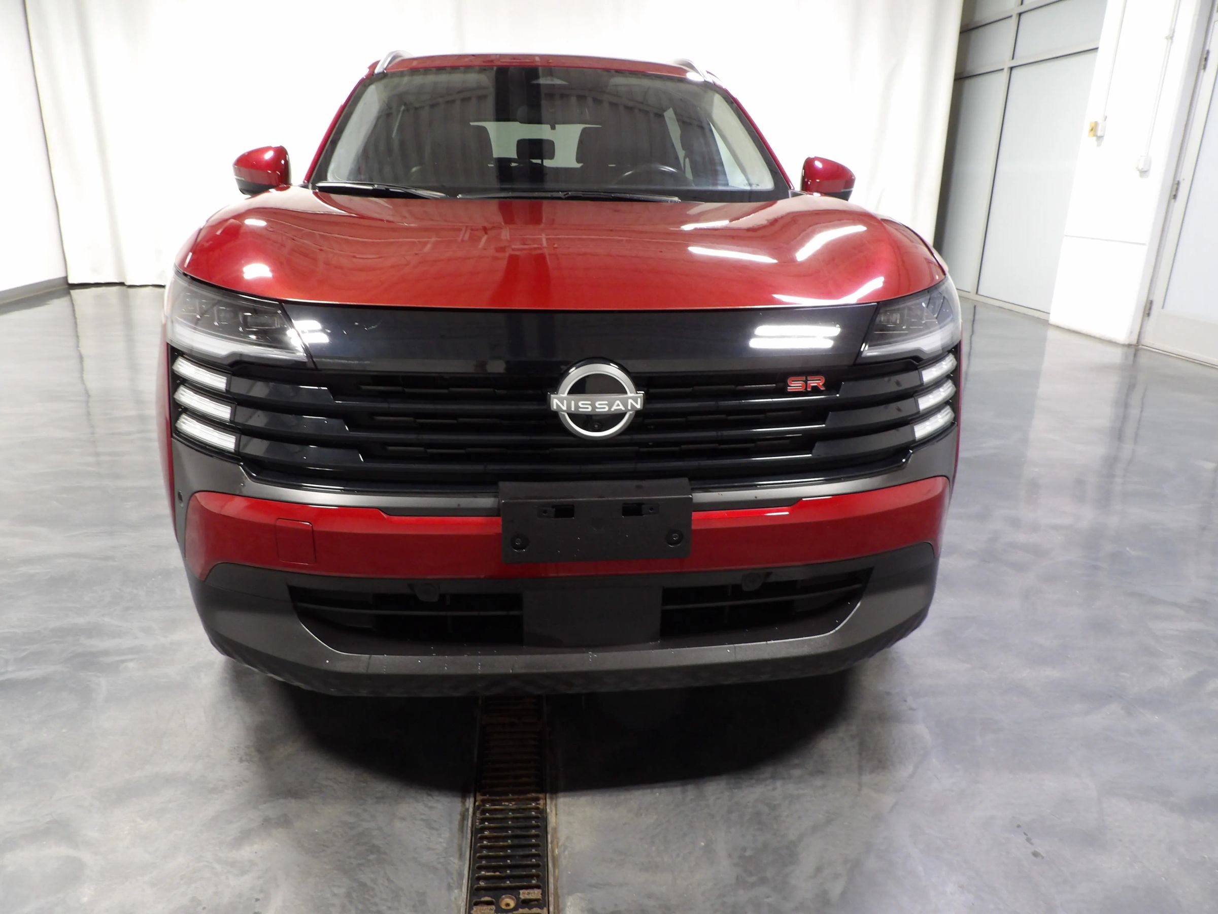 Used 2025 Nissan Kicks SR AWD/4WD image 3