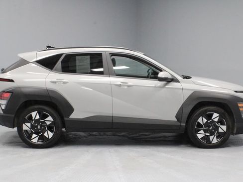 Used 2025 Hyundai Kona SEL FWD image 11