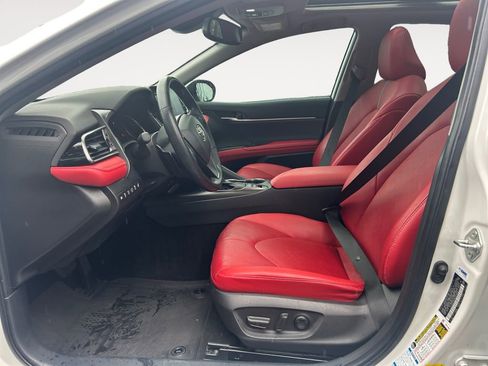 Used 2021 Toyota Camry XSE w/ Navigation Package image 15