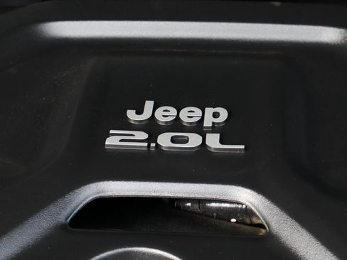 Used 2021 Jeep Wrangler Unlimited Sahara w/ Safety Group image 14