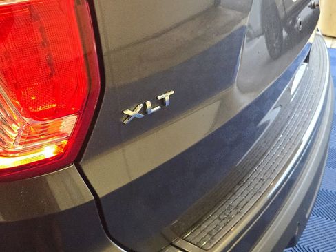 Used 2019 Ford Explorer XLT w/ Equipment Group 202A image 31