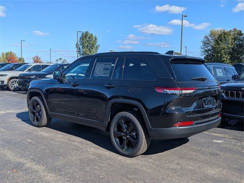 New 2025 Jeep Grand Cherokee Limited w/ Black Appearance Package image 3