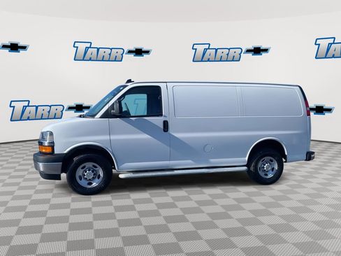 Used 2024 Chevrolet Express 2500 Work Van w/ Driver Convenience Package image 5