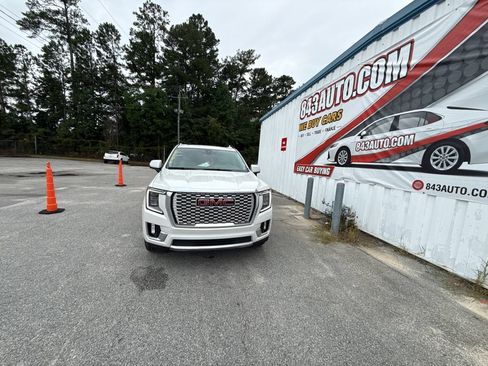 Used 2021 GMC Yukon Denali AWD/4WD image 3
