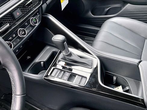 Used 2025 Acura ADX FWD image 19