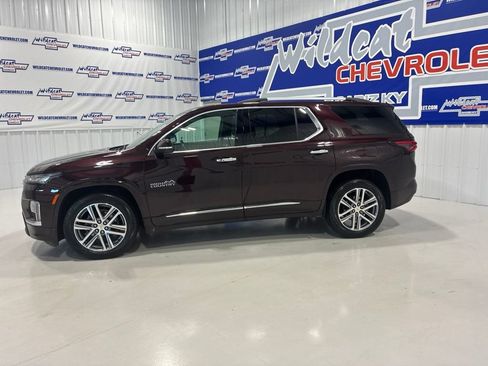Used 2023 Chevrolet Traverse High Country w/ LPO, Floor Liner Package AWD/4WD image 3