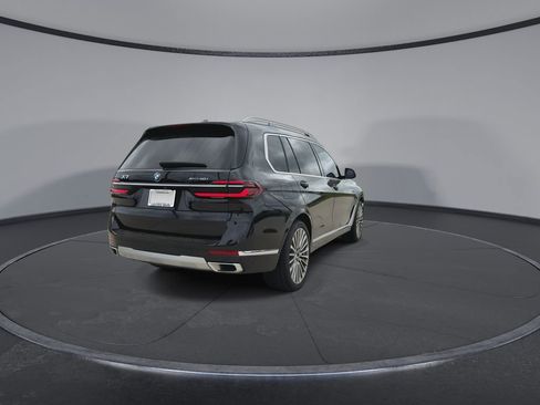 Used 2023 BMW X7 xDrive40i w/ Premium Package AWD/4WD image 8