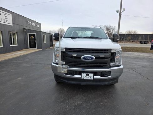 Used 2018 Ford F250 XL w/ Power Equipment Group image 4