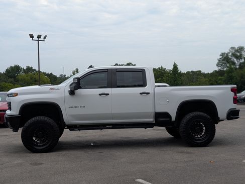 Used 2025 Chevrolet Silverado 2500 Custom w/ Custom Value Package AWD/4WD image 6