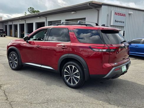 New 2026 Nissan Pathfinder Platinum FWD image 7