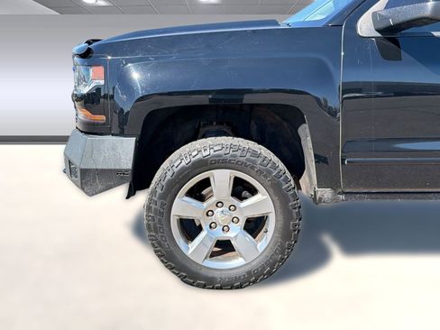 Used 2018 Chevrolet Silverado 1500 LT w/ Texas Edition image 12