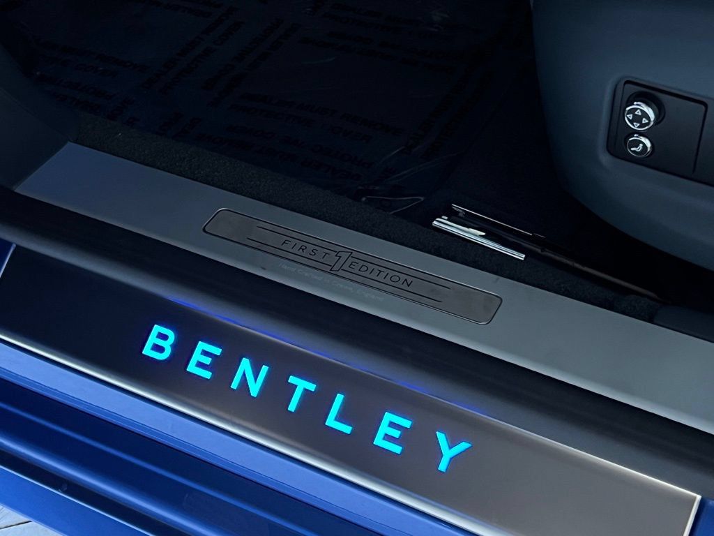 Certified 2025 Bentley Flying Spur Plug-In Hybrid w/ First Edition Specification AWD/4WD image 26