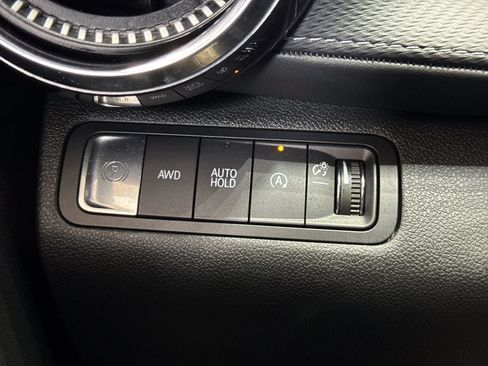 Used 2025 Chevrolet Equinox LT w/ Convenience Package II AWD/4WD image 34