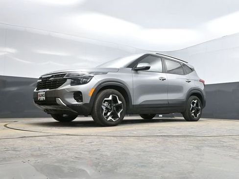 Used 2025 Kia Seltos S image 43