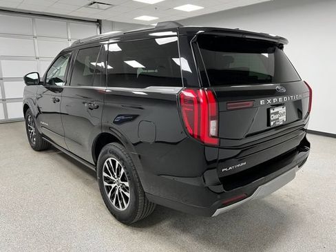 Used 2025 Ford Expedition Platinum AWD/4WD image 7