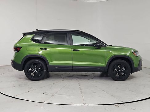 New 2026 Volkswagen Taos SE AWD/4WD image 7