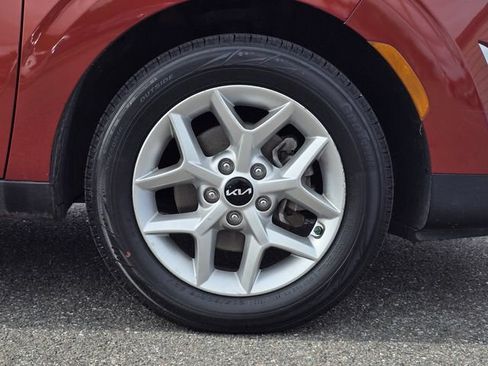 Certified 2023 Kia Soul LX w/ LX Technology Package FWD image 12