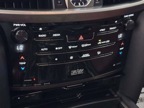 Used 2019 Lexus LX 570 4WD w/ Luxury Package image 49