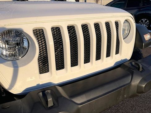 Used 2018 Jeep Wrangler Unlimited Sport image 29