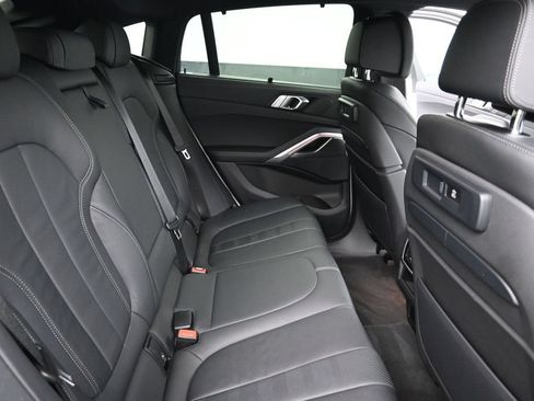 Used 2022 BMW X6 xDrive40i w/ Executive Package AWD/4WD image 25