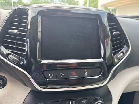 Used 2020 Jeep Cherokee Limited w/ Technology Group AWD/4WD image 18