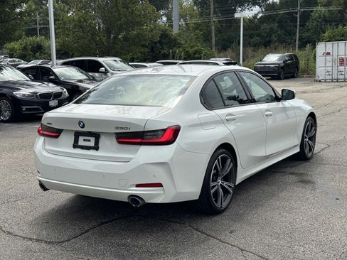 Used 2023 BMW 330i xDrive Sedan w/ Premium Package AWD/4WD image 5