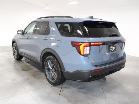New 2026 Ford Explorer ST-Line w/ ST-Line Street Pack image 6