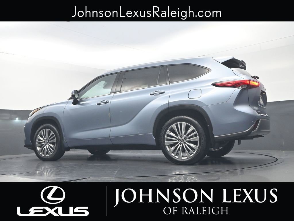 Used 2021 Toyota Highlander Platinum AWD/4WD image 18