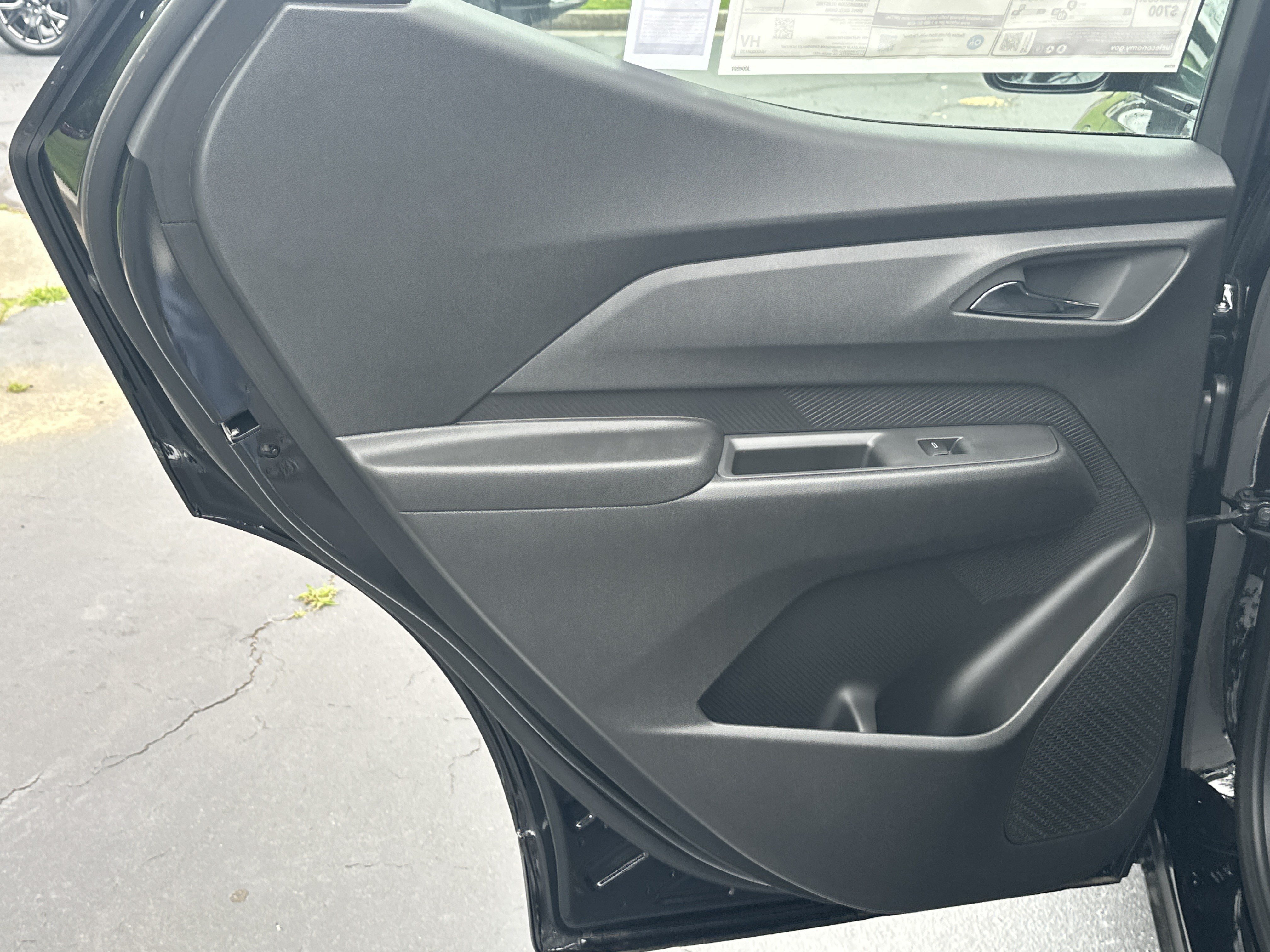 New 2027 Chevrolet Bolt LT w/ Comfort Package FWD image 21