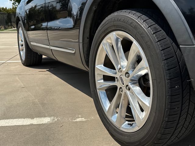 Used 2019 Ford Explorer XLT w/ Equipment Group 202A FWD image 17